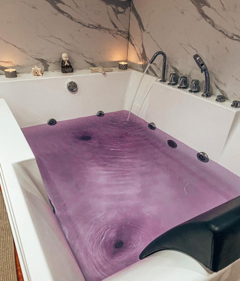 La Val Bed & Breakfast *